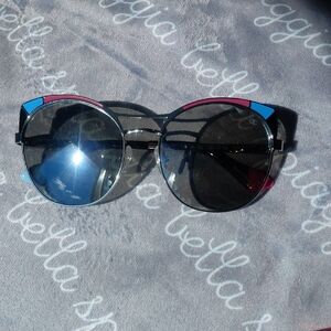 Champion Stylish Black and Blue Sunglasses